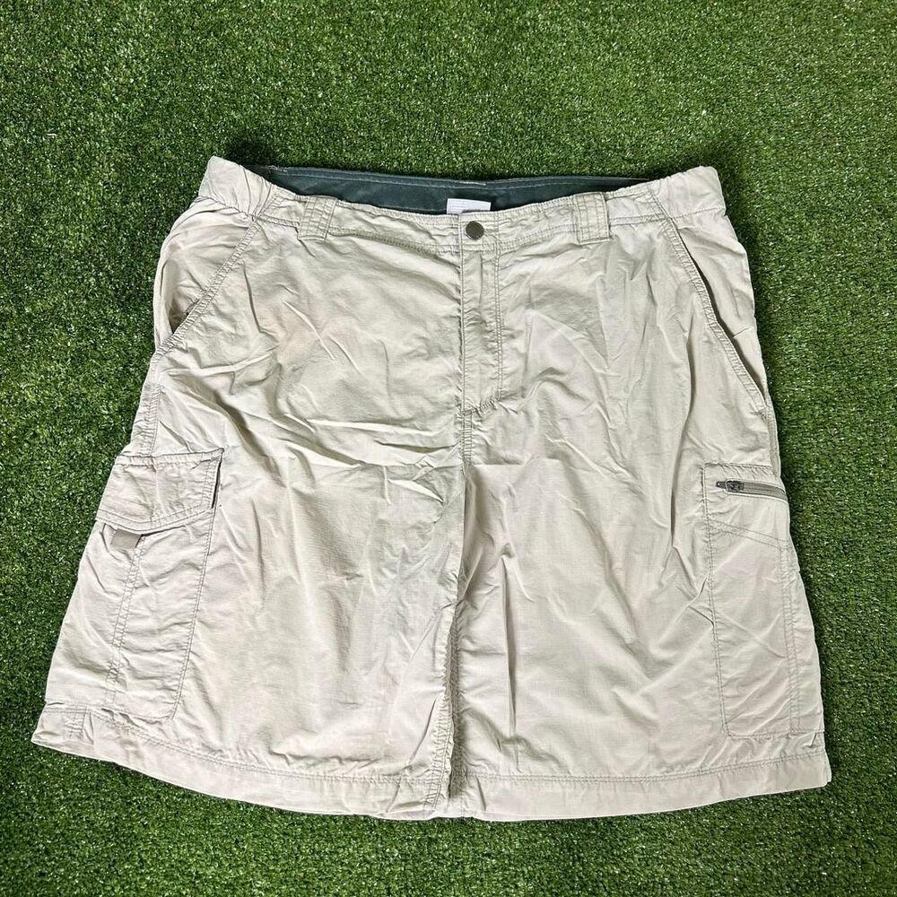 Columbia-sportswear Men's Cream and Green Shorts